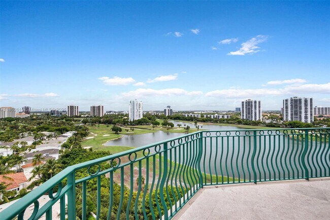 Building Photo - 20000 E Country Club Dr