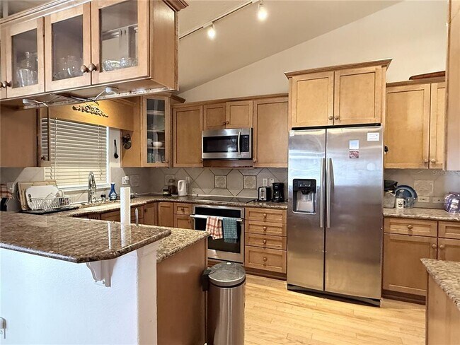 Building Photo - 10037 Crenshaw Cir