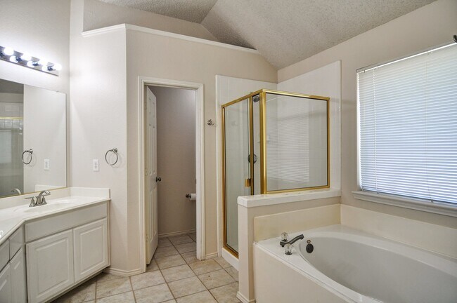 Building Photo - Beautiful Home in Plano ISD.