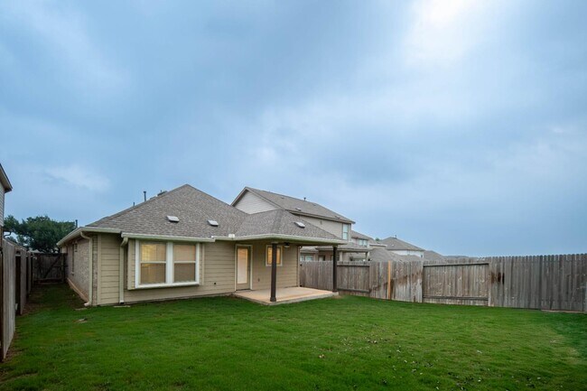 Building Photo - 2089 Egret Ave