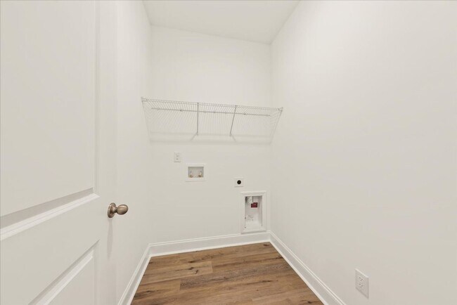 Building Photo - BRAND NEW TOWNHOUSE!!