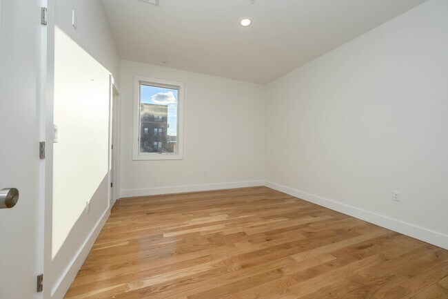 Building Photo - 1707 Palisade Ave
