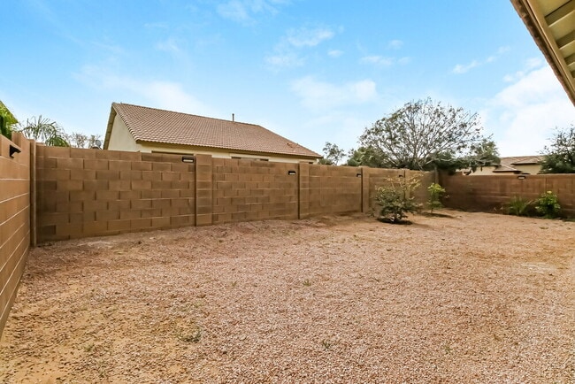 Building Photo - 3433 E Arianna Ave