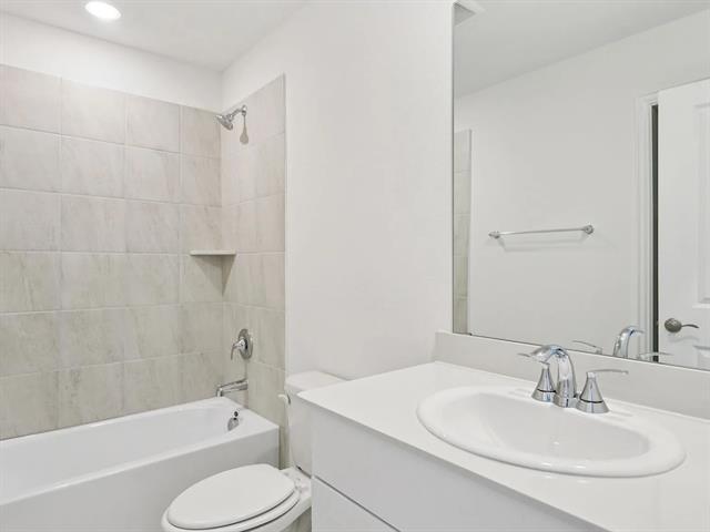 Building Photo - 1019 Emberwood Dr