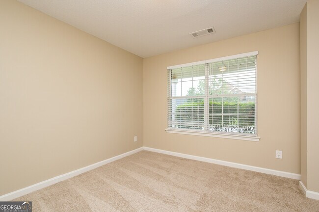 Building Photo - 6792 Foxfire Pl