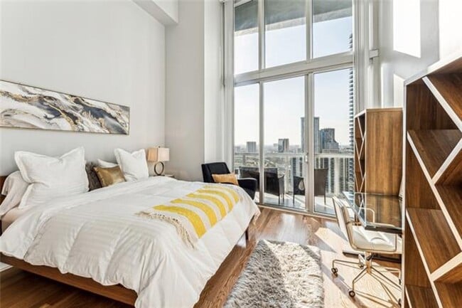 Building Photo - 465 Brickell Ave