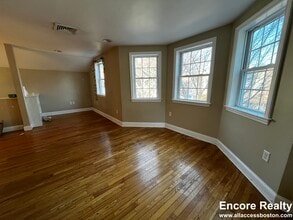 Building Photo - 57 Day St