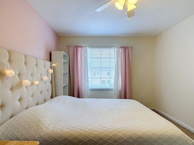 Building Photo - Beautiful Home for Rent in Royal Palm Beach!