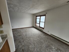 Building Photo - 4650 Hayes Rd