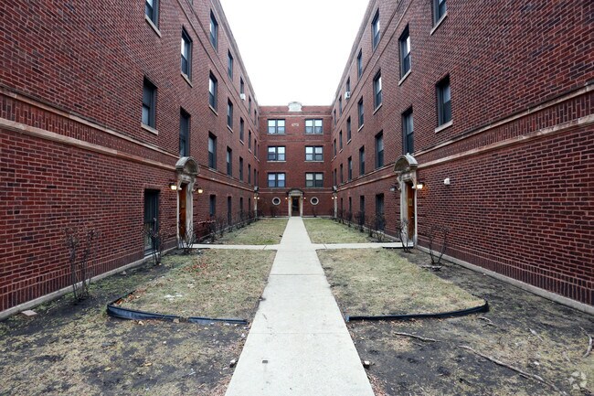 Building Photo - 911 W. Oakdale Ave.