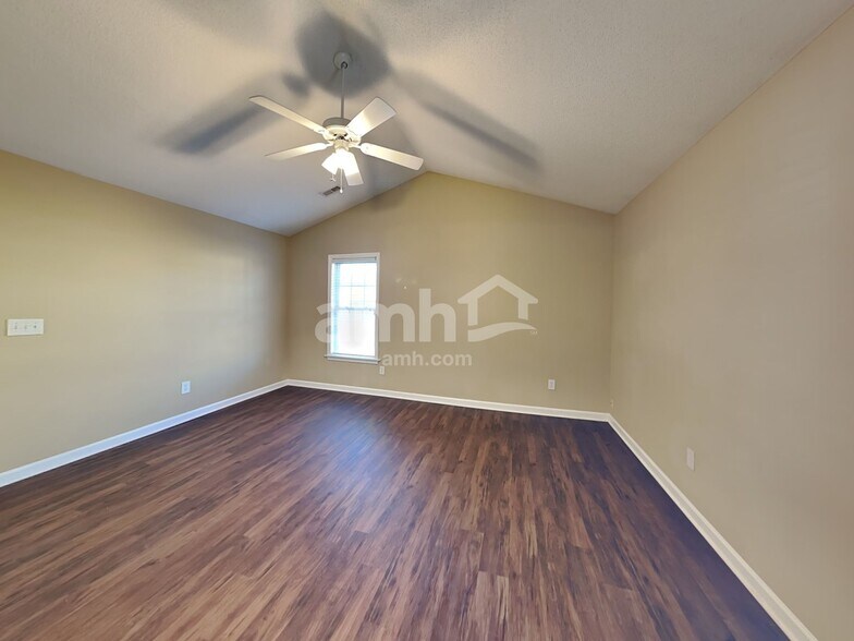 Building Photo - 433 Stoney Run Dr