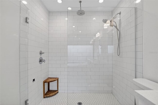 Building Photo - 162 E Davis Blvd