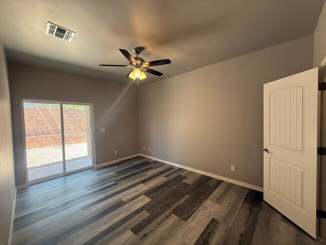 Building Photo - 3279 Tierra del Sol Dr