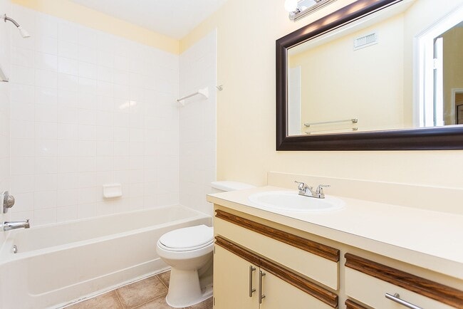 Building Photo - 437 Fountainhead Cir