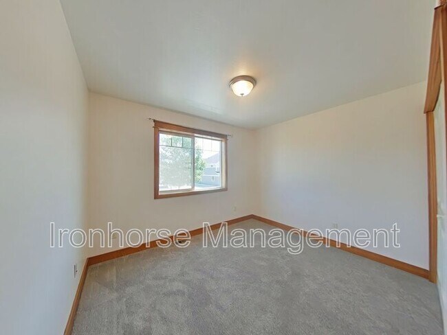 Building Photo - 5471 Glenellen Dr