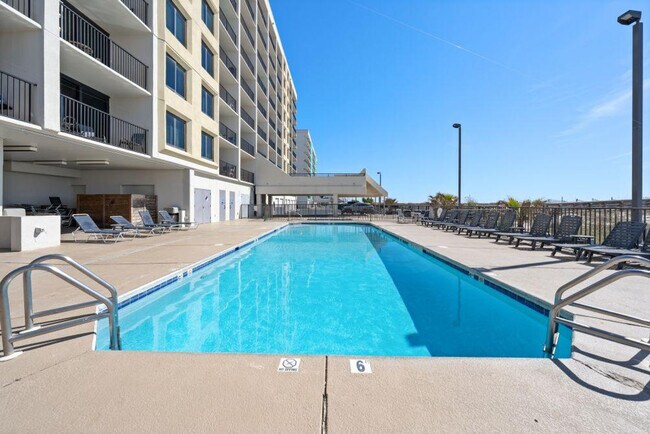 Building Photo - 111 W Beach Blvd