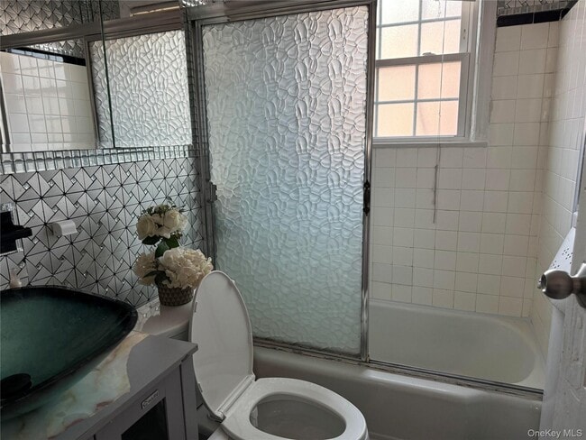 Building Photo - 25 Grand St