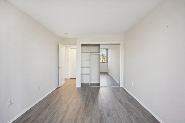 Building Photo - beautifully updated 1-bedroom, 1-bath condo