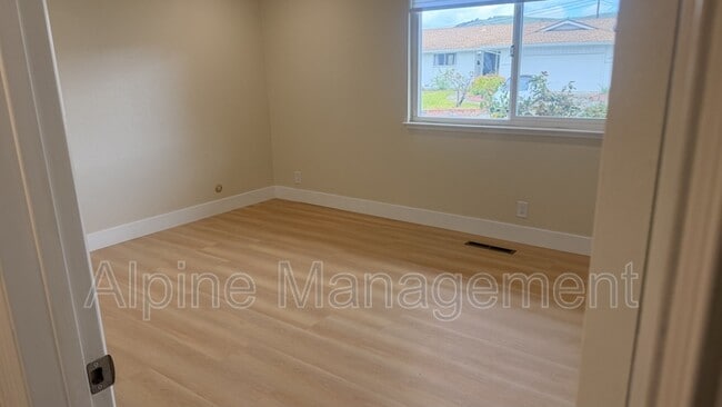 Building Photo - 40983 Pajaro Dr