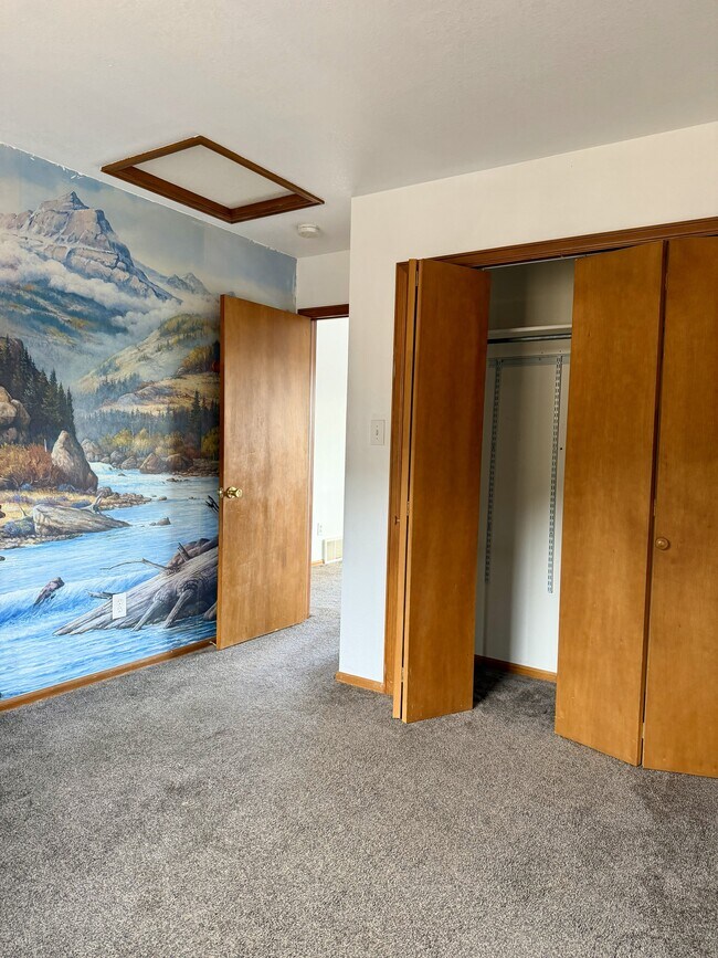 Building Photo - 73 Sunlight Ln