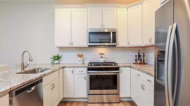 Building Photo - 34 Ponemah Hill Rd