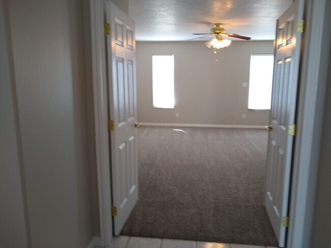 Building Photo - 1545 W 5650 N