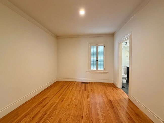 Building Photo - 3 Bedrooms, 2 Bathrooms Saint Helena Charm with Modern Conveniences