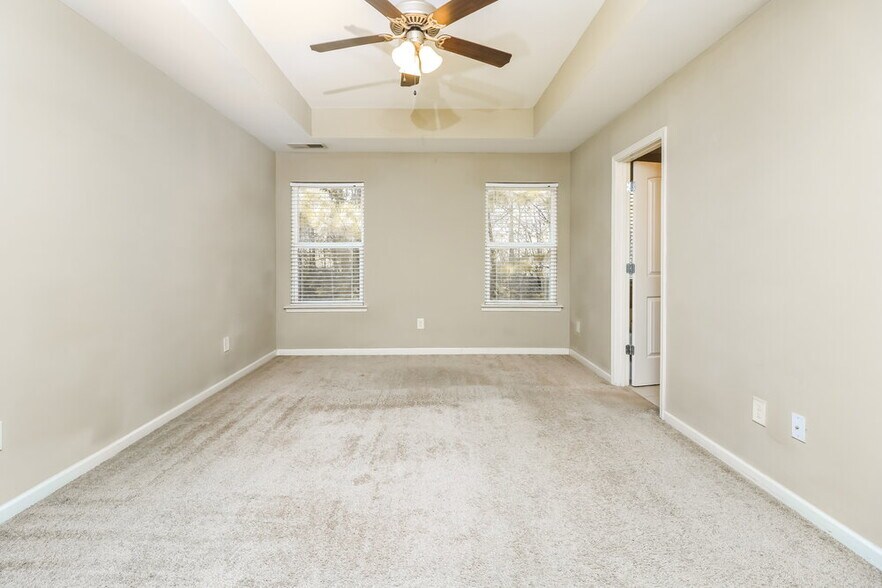 Building Photo - 8 Misty Ct