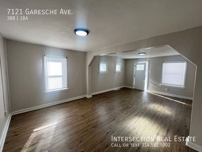 Building Photo - 7121 Garesche Ave