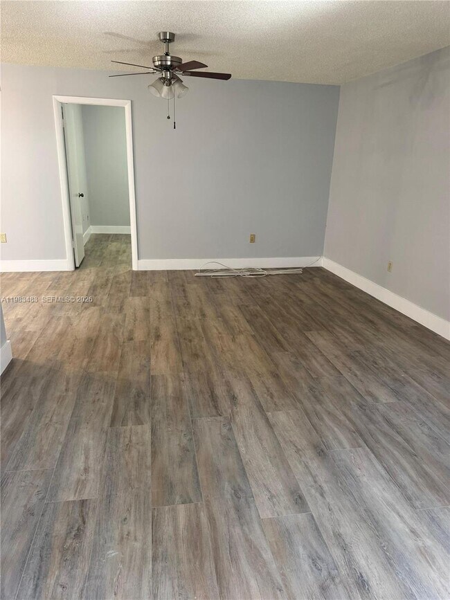 Building Photo - 9400 Lime Bay Blvd