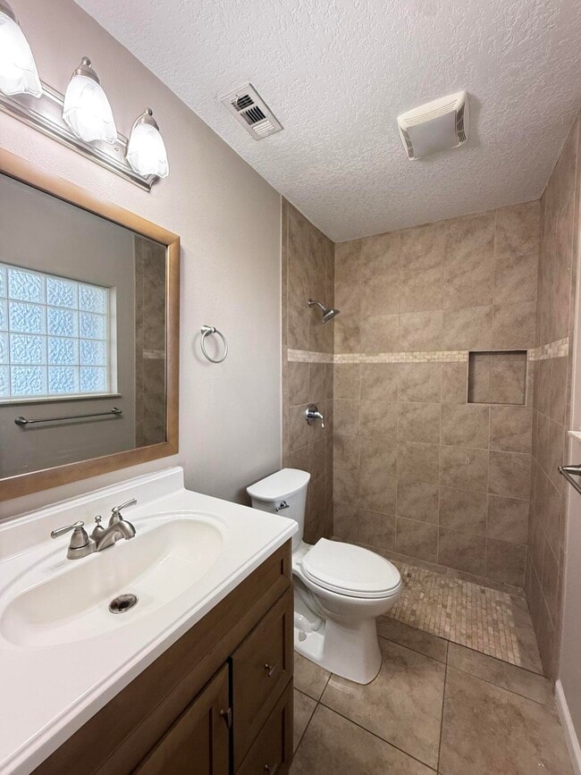 Building Photo - 486 NE Solida Cir