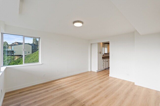 Building Photo - 2410 37th Ave SW