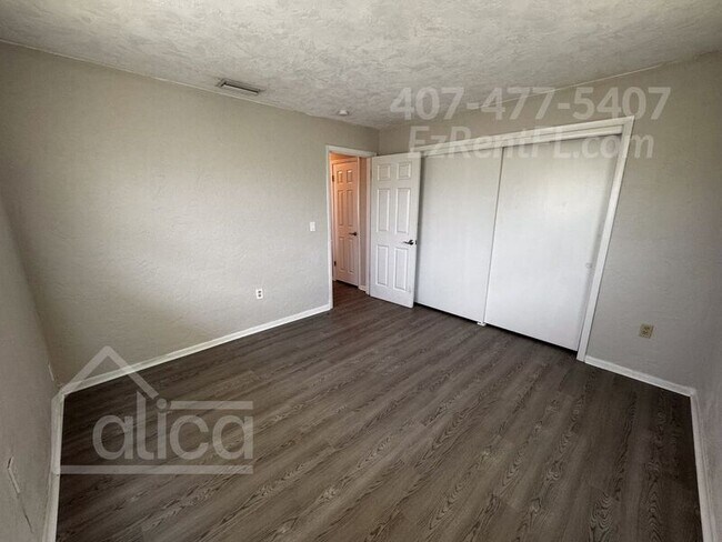 Building Photo - 2 Brentwood Ln
