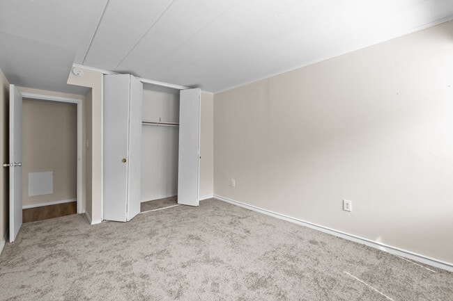 Building Photo - Quiet Norfolk Condo – Utilities & Parking ...