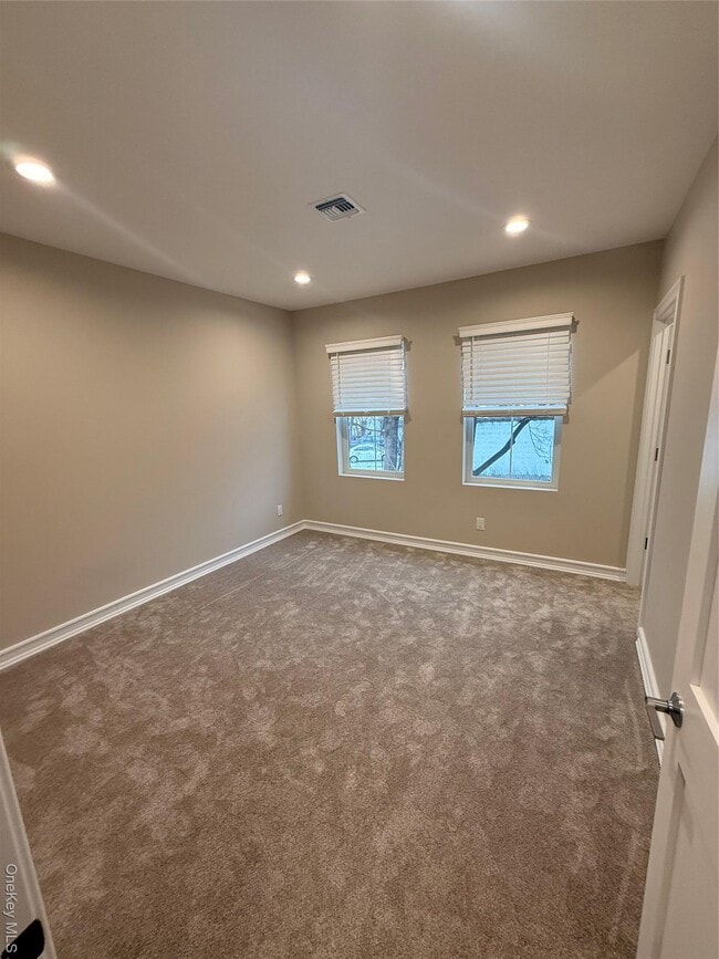 Building Photo - 122 Greenwich Ave