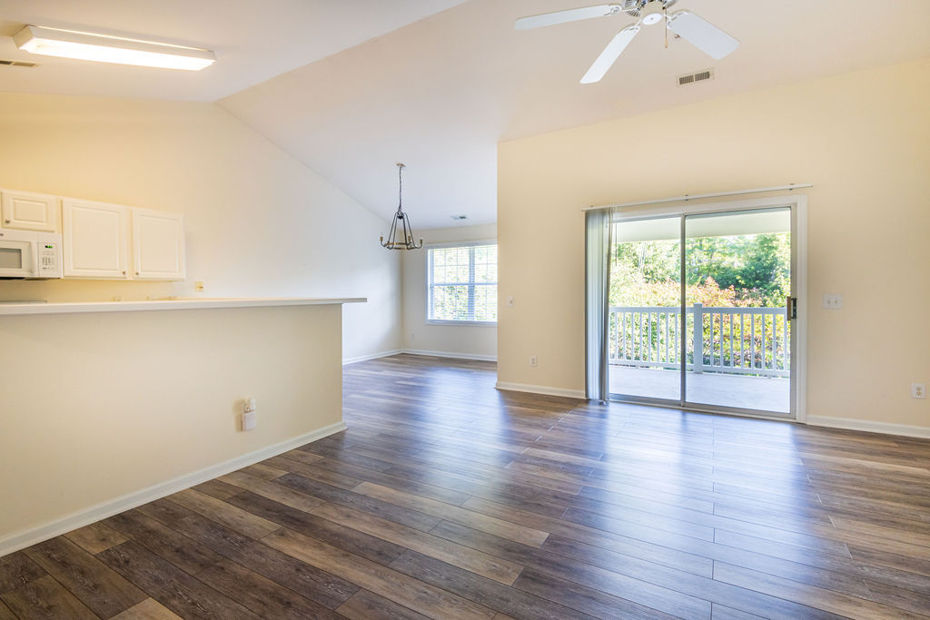 Building Photo - 1122 Chenille Dr