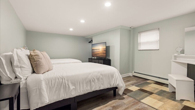 Building Photo - 27 S Oakland Ave