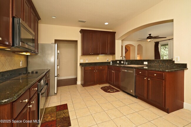 Building Photo - 1185 Talon Way