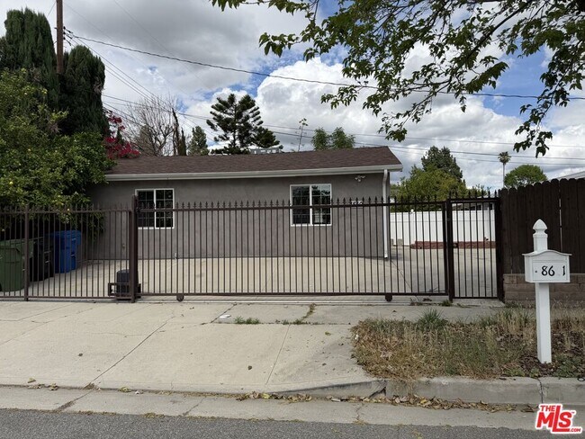 Building Photo - 18601 Hiawatha St