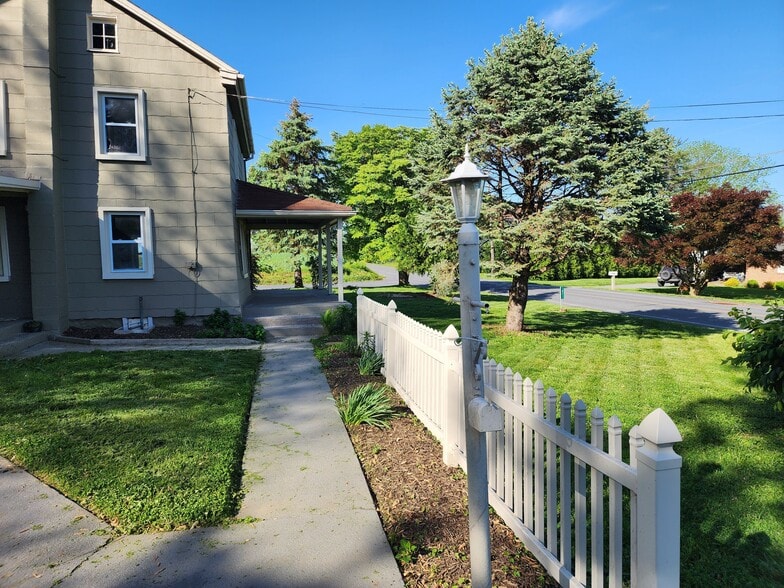 Front Walkway and Fence - 91 Scheller Rd