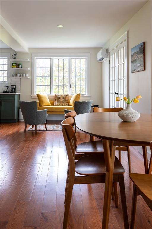 Building Photo - 304 Third Beach Rd