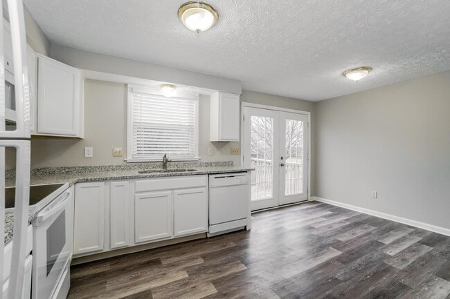 Building Photo - 6976 Endsleigh Dr