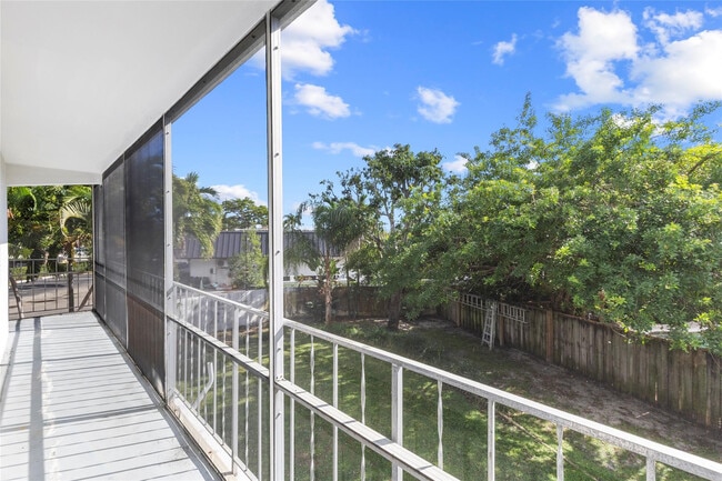 Building Photo - 2182 NE 5th Cir