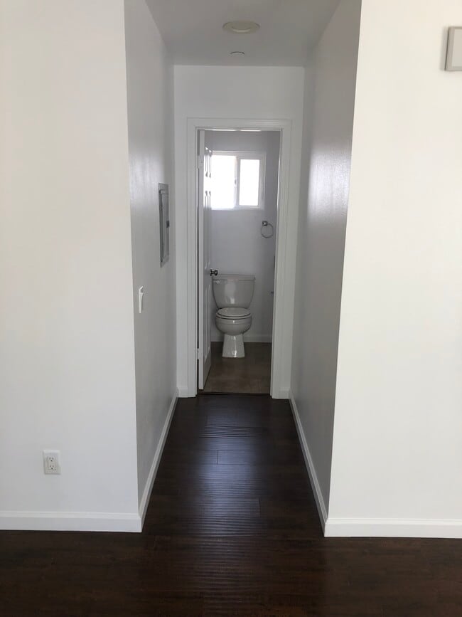 Building Photo - 1623 Drexel Dr