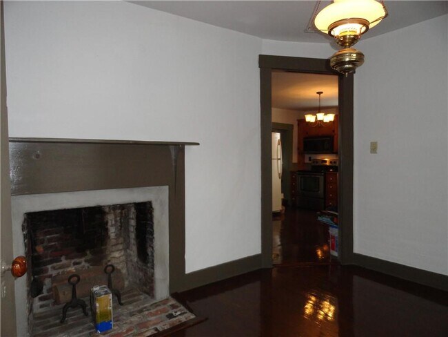 Building Photo - 47 Mill St