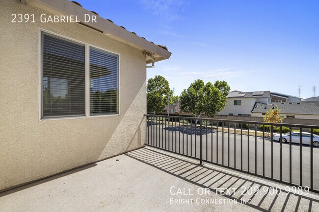 Building Photo - 2391 Gabriel Dr