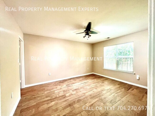 Building Photo - 840 Pelican Bay Dr
