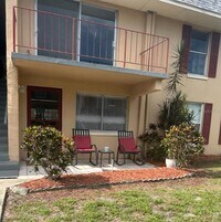 Building Photo - 919 W Oak Ridge Rd