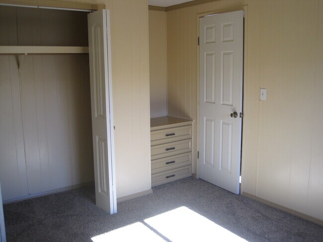 Building Photo - 4340 N Romero Cir E