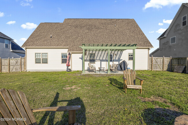 Building Photo - 405 Sea Buoy Ln